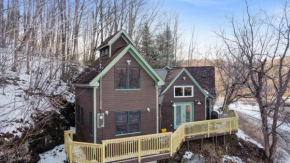 Winter Wonderland Family Cabin near Jay Peak!